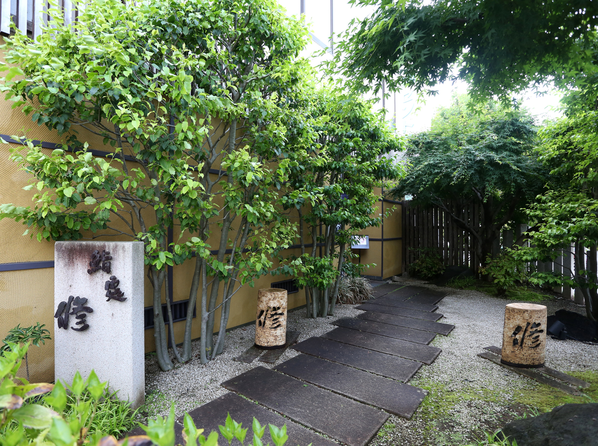 店舗案内